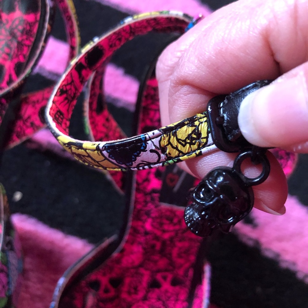 Skulls and flowers shoes size 8 heels by JF - Picture 5 of 7